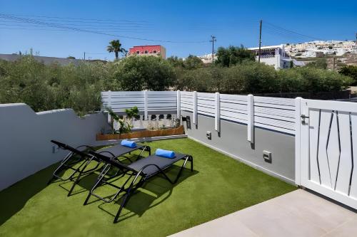 Christianna & George Luxury Hot Tub Apartment