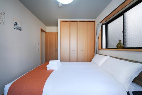 Shiokusa Premier Single-Family Home 2nd and 3rd floors available for private use , within walking distance of Namba, direct access to Kansai Airport, convenient access to USJ and Umeda