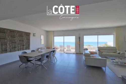 Peisaj natural din apropierea acestui apartament