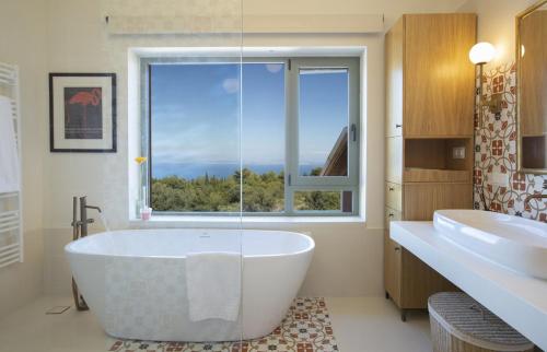 Villa Borsa Secluded Retreat with Sea Views Gym