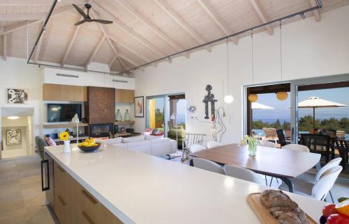 Villa Borsa Secluded Retreat with Sea Views Gym