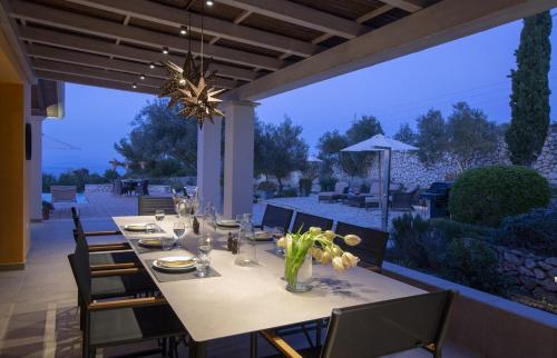 Villa Borsa Secluded Retreat with Sea Views Gym