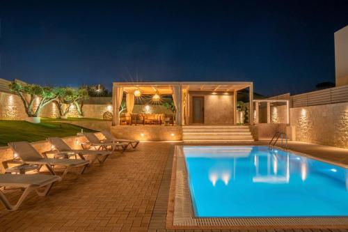 Avelia Luxury Villa with private pool