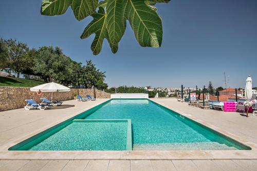 Stylish Tavira Apartment with Large Patio & Pool