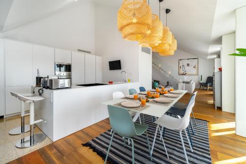 WHome Lisbon Skyline Penthouse Luxury Living View, AC & Elevator