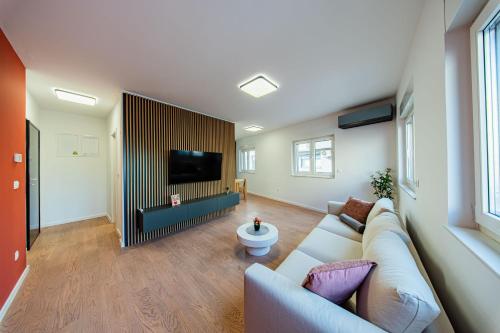 Zagreb 251 & 254 & 255 - Zagreb - Two & Three Bedroom Apartments - New - Parking - Loggia - Flexible Keybox Entry - Monthly Rent - Modern
