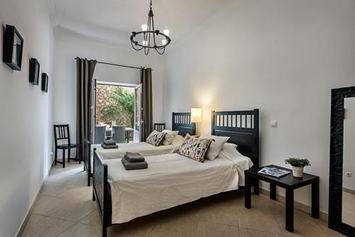 Stylish Tavira Apartment with Large Patio & Pool