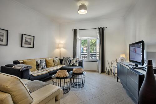 Stylish Tavira Apartment with Large Patio & Pool