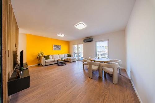 Zagreb 251 & 254 & 255 - Zagreb - Two & Three Bedroom Apartments - New - Parking - Loggia - Flexible Keybox Entry - Monthly Rent - Modern