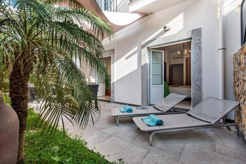Stylish Tavira Apartment with Large Patio & Pool