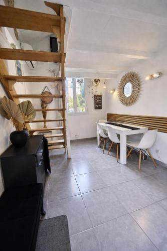 La Maison Badine, Air-conditioned Triplex photo 5