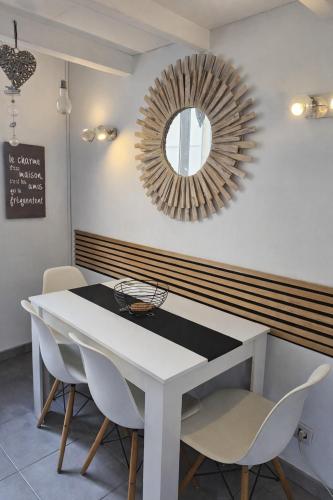 La Maison Badine, Air-conditioned Triplex photo 17