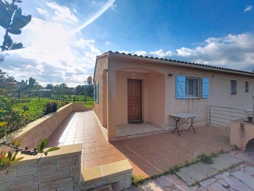 Villa Les Rosiers by Interhome