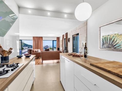 Holiday Home Villa Rita mit Blick auf das Wasser by Interhome
