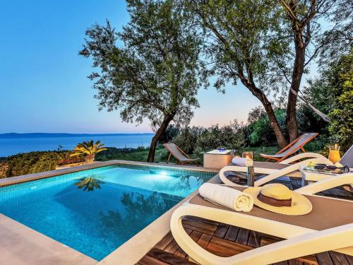 Holiday Home Villa Rita mit Blick auf das Wasser by Interhome
