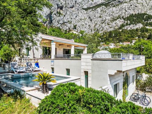 Holiday Home Villa Rita mit Blick auf das Wasser by Interhome