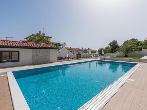 Apartment Wohnung in Pjescana Uvala mit Terrasse und Garte by Interhome