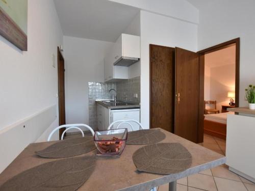 Apartment Wohnung mit gemeinschaftlichem Pool und Grill by Interhome
