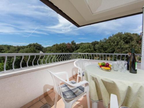 Apartment mit Pool by Interhome