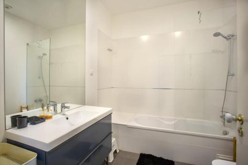 Spacious 3 Bedroom Flat in Charming Lisbon