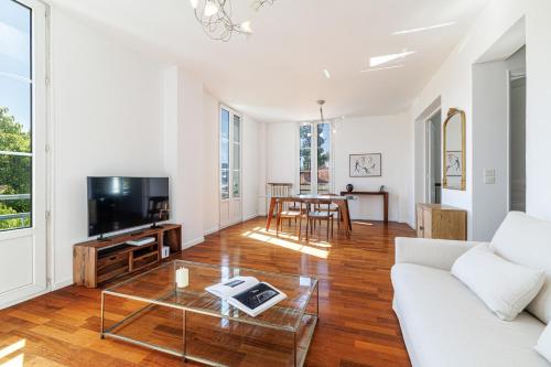Open View Terrace - Wide 2 Bdr Quiet Area