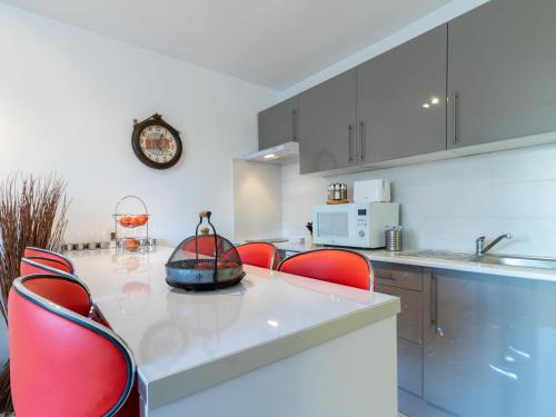 Apartment Symar by Interhome