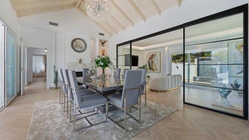 VACATION MARBELLA I Villa Promise, Private Hot Tub, Turquoise Pool, Sauna, Turkish Bath, GYM, Close to Golfs