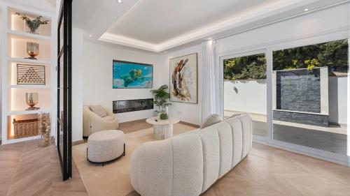 VACATION MARBELLA I Villa Promise, Private Hot Tub, Turquoise Pool, Sauna, Turkish Bath, GYM, Close to Golfs