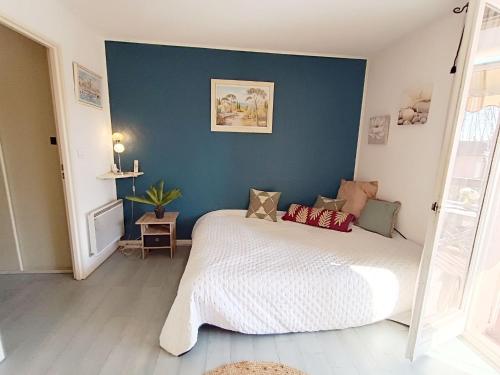 Studio Les Flamants Roses by Interhome