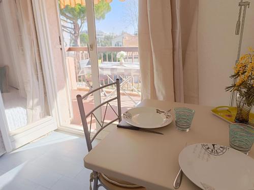 Studio Les Flamants Roses by Interhome