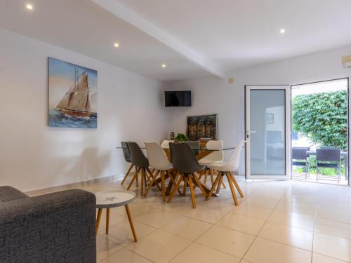Apartment Higini Angles-2 by Interhome