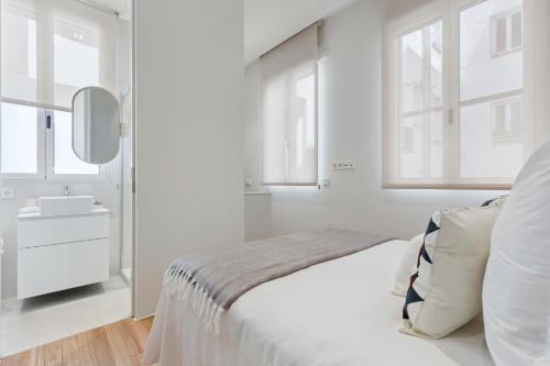 Bright New Studio Near Madrid City Center