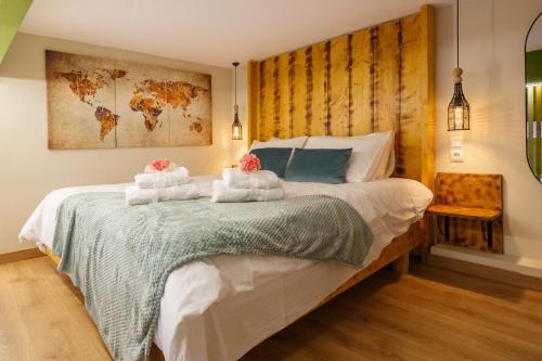 Sea Whisper Loft across the Beach, near Athens Airport