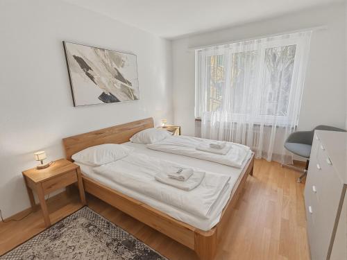 Cozy and sunny 2BR flat in the city centre - Sky10