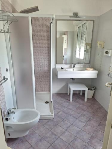 Hotel Baya - in centro, sul mare