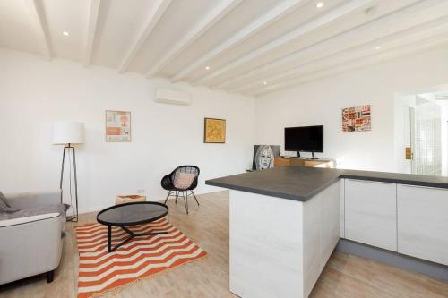 Pour vos vacances à Cannes, voici une ravissante villa de 6 chambres avec piscine privée