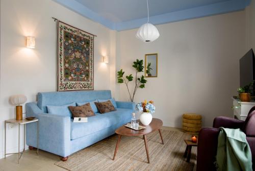 Retro Chic Apartment- Near Metro by ΜΡS