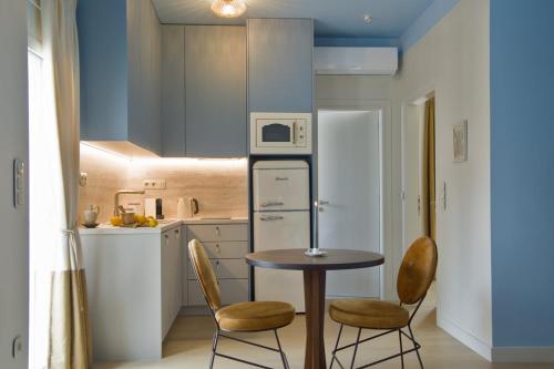 Retro Chic Apartment- Near Metro by ΜΡS