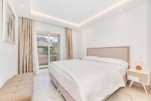 Bright apartment in the heart of Puerto Banus