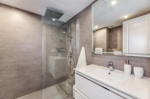by RIVA - Elegant, Contemporary 2 Bedroom Apartment in Dama de Noche Puerto Banus