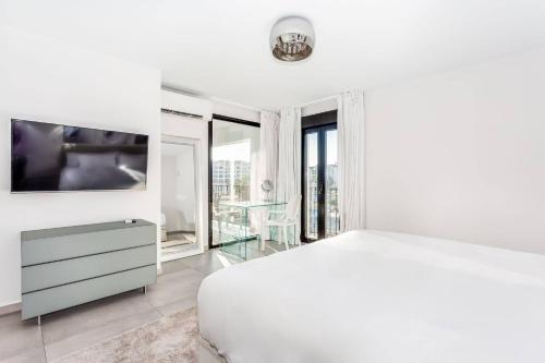By RIVA - Contemporary 1 Bedroom Luxury Apt inside Puerto Banus