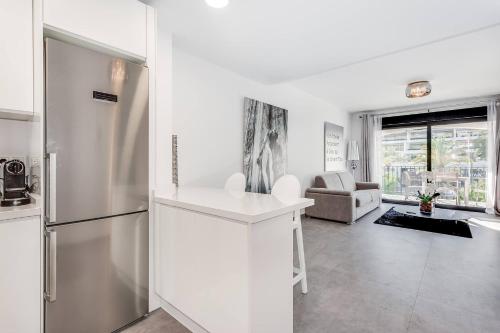 by RIVA - Beautiful 1 Bedroom Chic Apartment in Banus Gardens