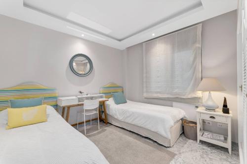 Modern and Large apartment in the heart of Puerto Banus
