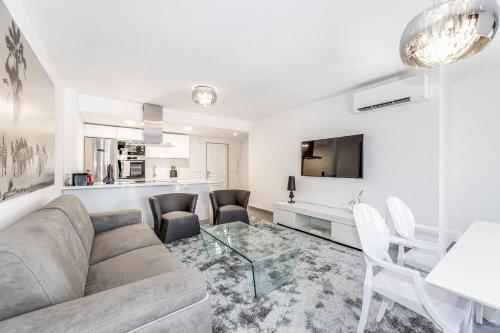 by RIVA - Luxurious, Exclusive 2 Bedroom Apt inside Puerto Banus