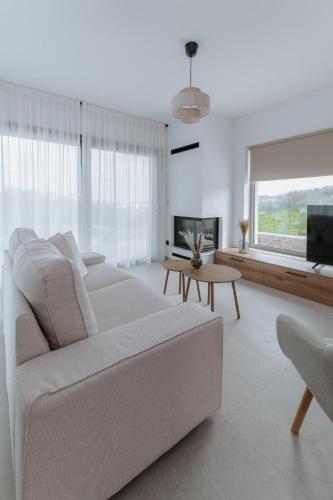 KOZER Luxury Villa Elia