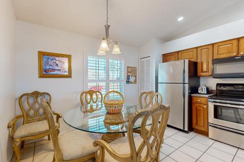 Dog-friendly getaway with private pool, tennis & AC - near theme parks photo 14