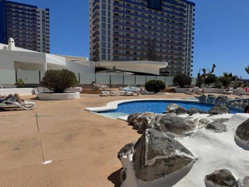 Oceanview Paradise 2BR: High-Speed WiFi & Office | Walk to Beach & Restaurants