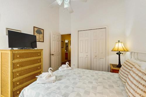 Home in gated community w/private heated pool, air hockey, tennis, clubhouse photo 11