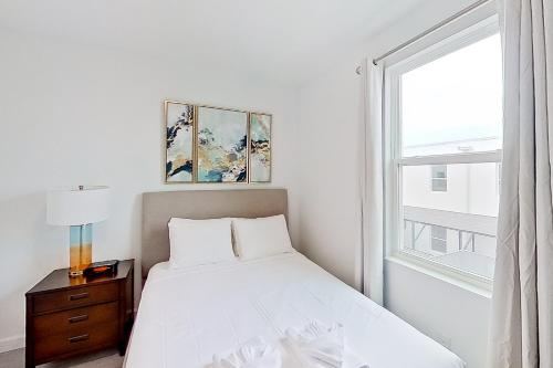 Dog-friendly radiant & modern townhome with private pool, patio, AC, & W/D photo 24