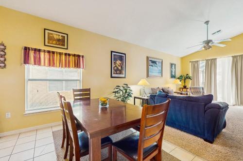 Home in gated community w/private heated pool, air hockey, tennis, clubhouse photo 8
